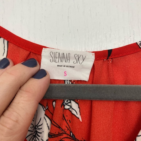 Red wrap dress - Picture 3 of 4